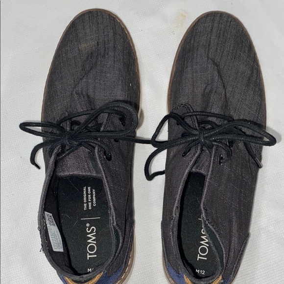 Toms MENS Size 12 Black Chukka style boots lace up Sleek and VersatileEUC CLEAN - Picture 1 of 15